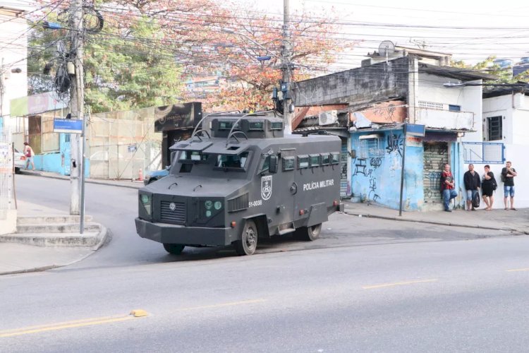 Quatro pessoas são mortas em operação policial no Complexo do Alemão