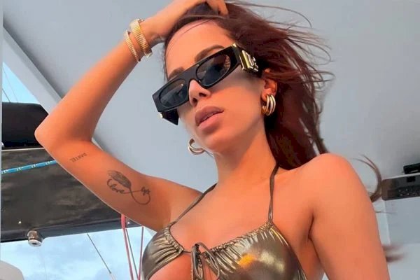 Anitta segue internada e sem previsão de alta, diz boletim médico