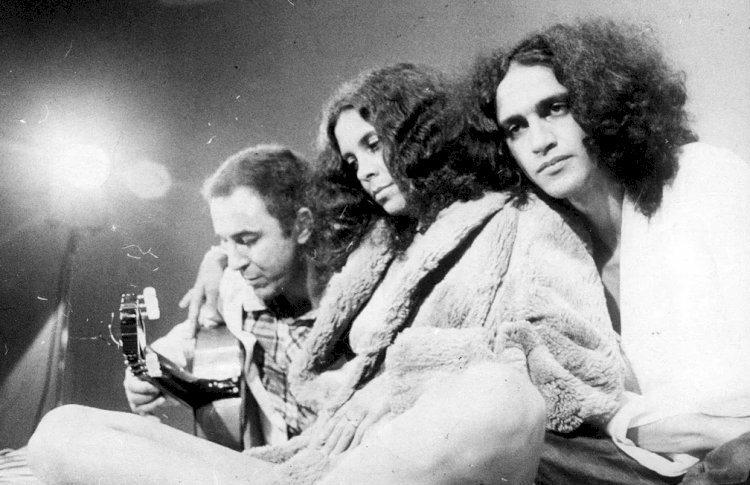 João Gilberto, Gal Costa e Caetano Veloso entram na lista da 'Rolling Stone' de maiores cantores