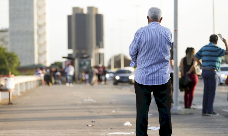 Em 12 anos, população brasileira com 65 anos ou mais cresceu quase 60%