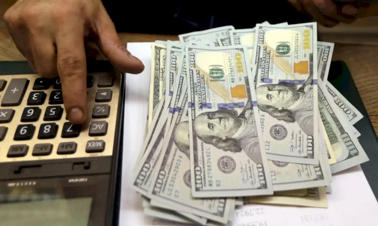 Dólar cai para R$ 5,48 após anúncio de corte de R$ 25 bi no orçamento