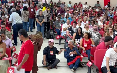 Carlos Bernardo referenda pré-candidatura  em encontro do PT na capital Encontro Estadual do partido reúne lideranças em Campo Grande; Bernardo anuncia disposição para disputar eleições