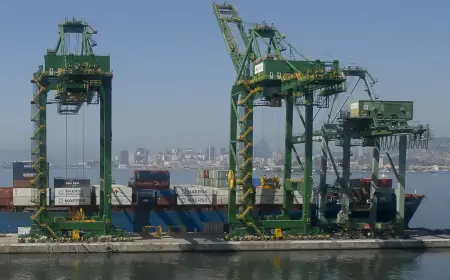 Portos movimentam em julho o maior volume de cargas da história