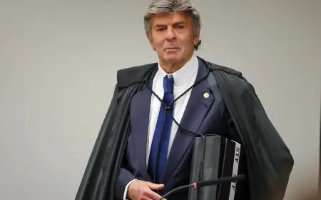 Fachin autoriza Fux a mudar para a Segunda Turma do STF