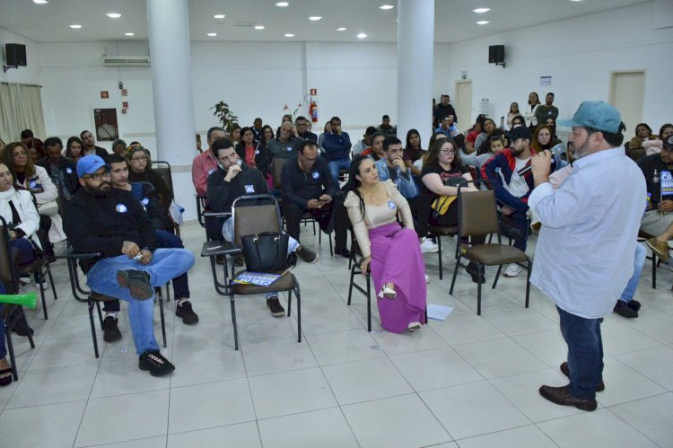 Em Campo Grande, Carlos Bernardo tem noite emocionante em reunião