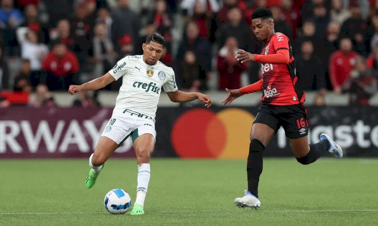 Palmeiras e Athletico-PR decidem primeiro finalista da Libertadores