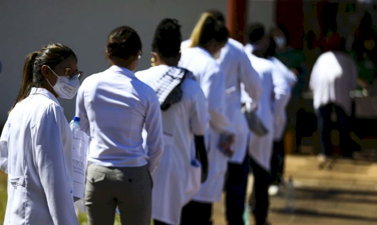 Fies financiará até R$ 60 mil por semestre de cursos de medicina