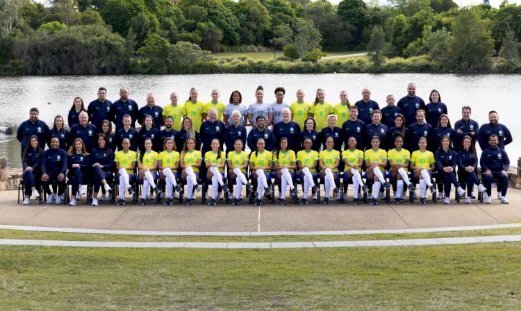 Em meio a treinos, seleção feminina faz foto oficial da Copa do Mundo