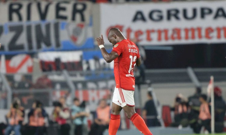 Internacional vence Bolívar e fica perto da semifinal da Libertadores