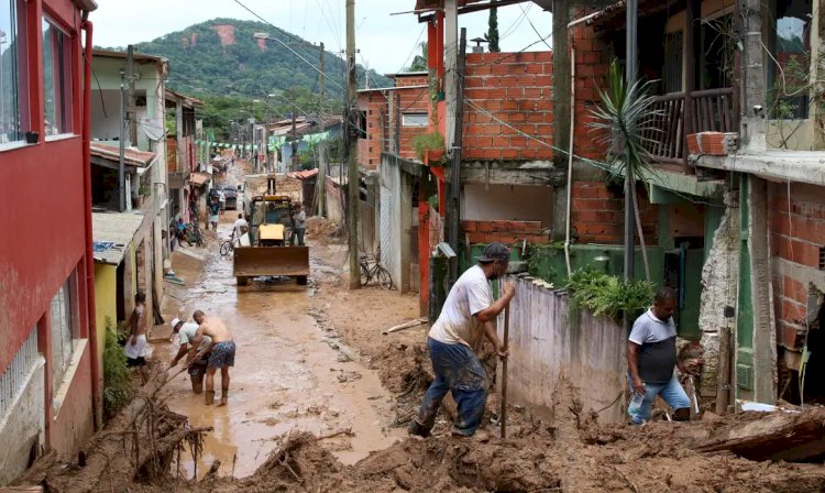 Governo paulista reduz o número de demolições em São Sebastião