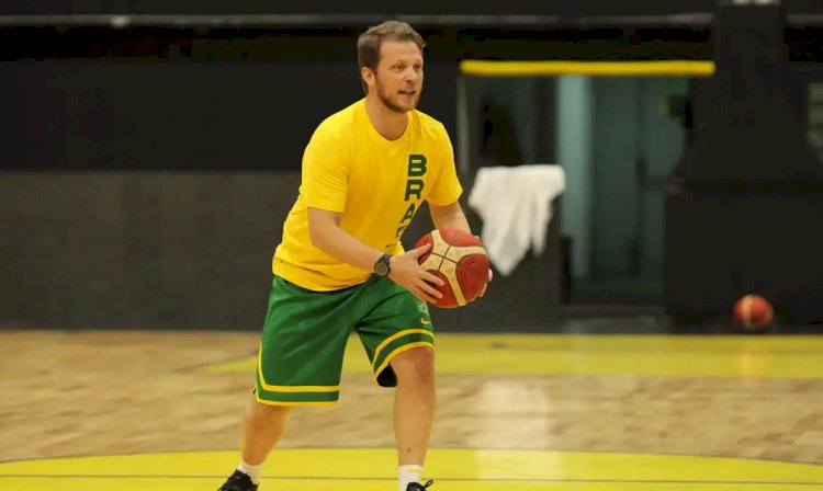 Gustavo De Conti deixa o comando da seleção masculina de basquete