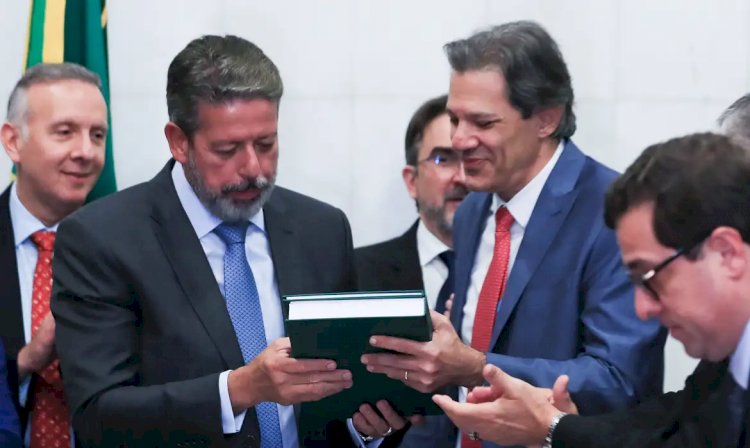 Regulamentação da reforma tributária prevê alíquota média de 26,5%