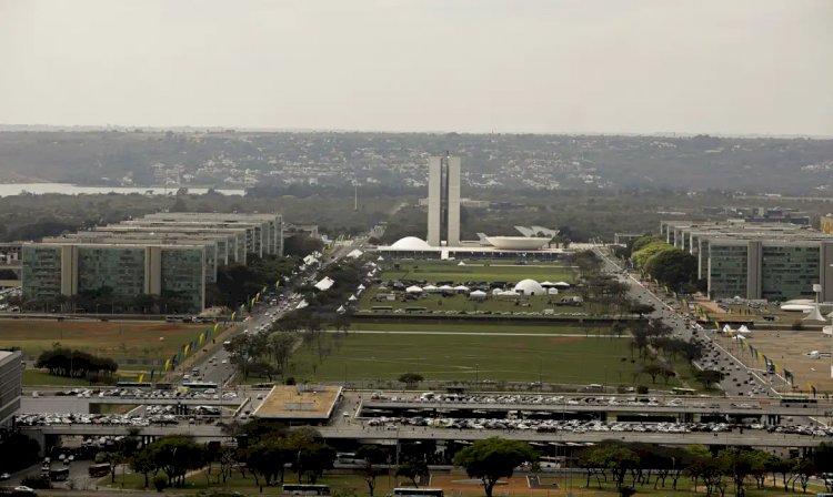 Governo reajusta em 52% auxílio-alimentação de servidores federais